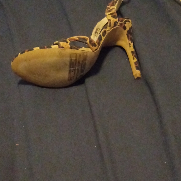 Leopard heel - Picture 3 of 3